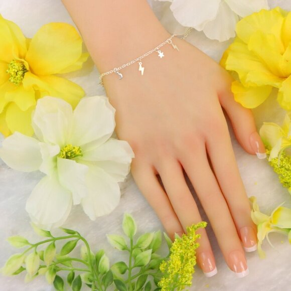 "Minimalist Bracelet, Sleek & Modern Design, Women’s Fashion, YC110242-B - Picture 4 of 10